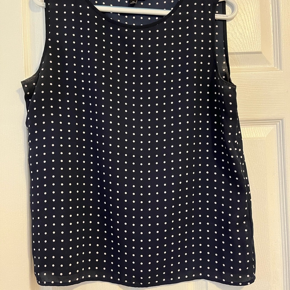 Banana Republic sleeveless blouse. Navy with white dots.